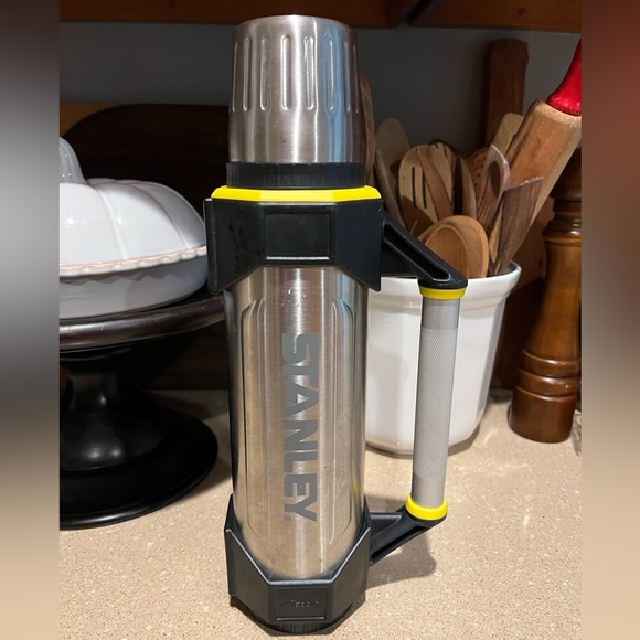 Stanley Bolt Flask Overtime Vaccume Bottle 1 liter - Picture 2 of 7